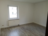 Schlafzimmer EG rechts.jpg